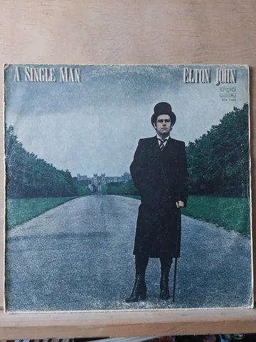 Обложка альбома «A Single Man» — исполнитель ELTON JOHN