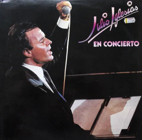 Обложка альбома «En Concierto» — исполнитель JULIO IGLESIAS