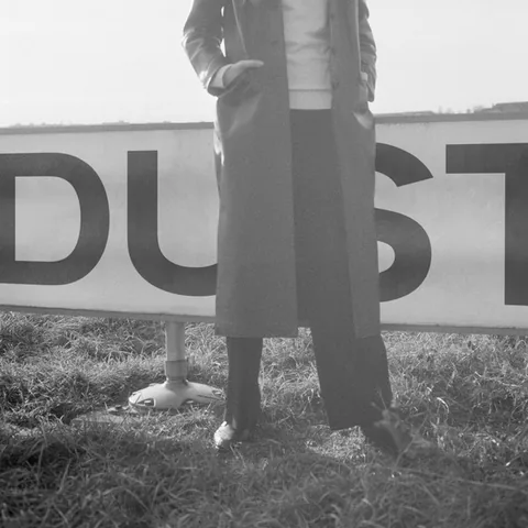 Обложка альбома «Dust» — исполнитель LAUREL HALO