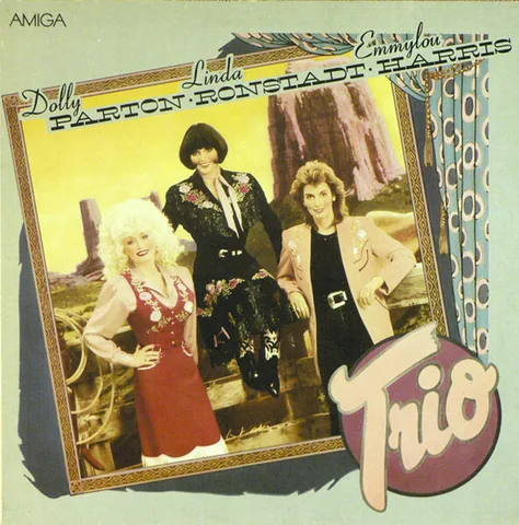 Обложка альбома «Trio» — исполнитель DOLLY PARTON, LINDA RONSTADT, EMMYLOU HARRIS